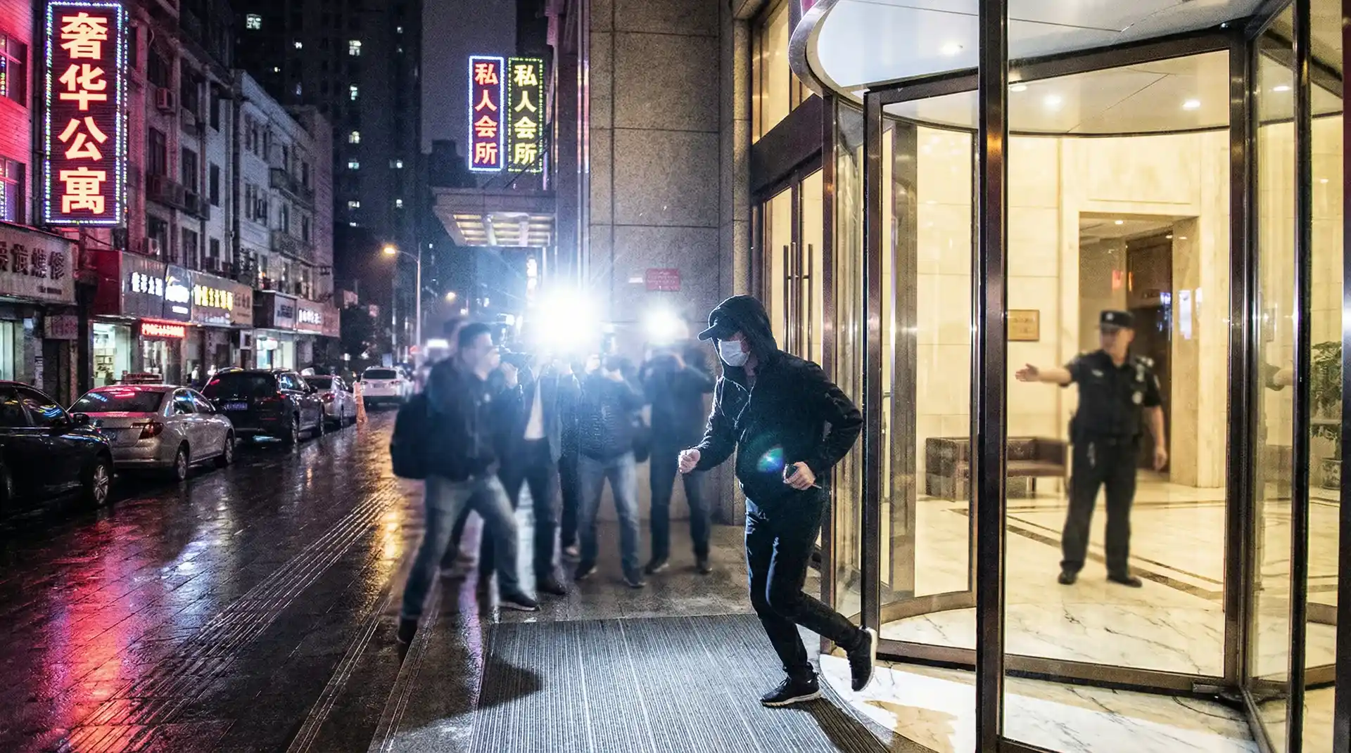 可怜的社畜 | 可怜的社畜传媒合集 - 可怜的社畜最新入口实时更新 - 公寓楼下记者围堵